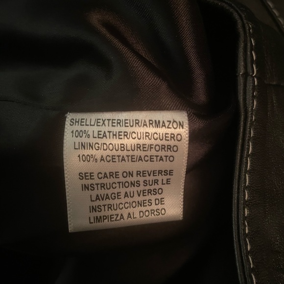 Michael Kors LeatherSkirt size 6.Two front pockets.Looks like brand new.18”long - Picture 4 of 7